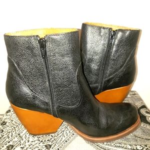 Kork-Ease Chandra Boots Size 7 1/2 M